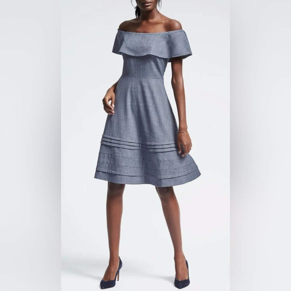 Banana Republic Off the Shoulder Dress. Blue Chambray. Size 6. NWT.